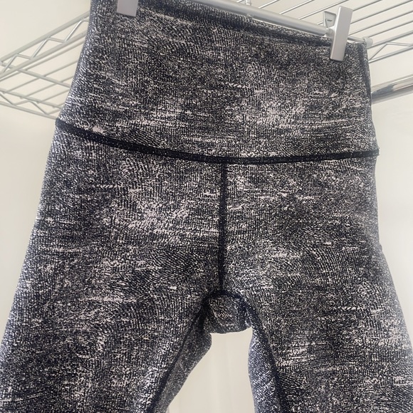 Lululemon legging - Picture 4 of 6